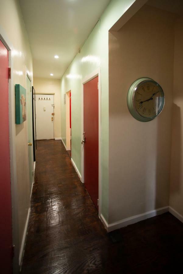 Private Room In A Shared Apartment 15 Minutes To Times Square! New York Bagian luar foto