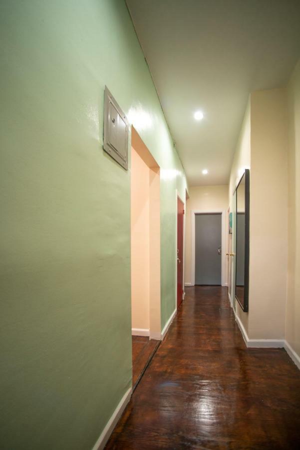 Private Room In A Shared Apartment 15 Minutes To Times Square! New York Bagian luar foto