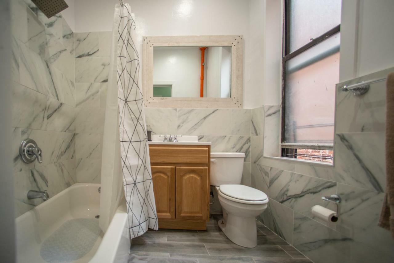 Private Room In A Shared Apartment 15 Minutes To Times Square! New York Bagian luar foto