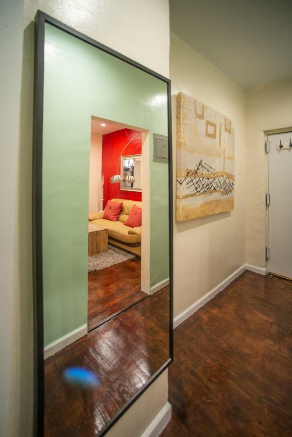 Private Room In A Shared Apartment 15 Minutes To Times Square! New York Bagian luar foto