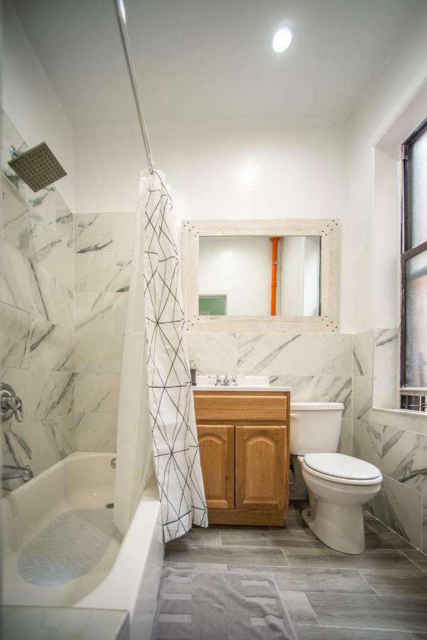 Private Room In A Shared Apartment 15 Minutes To Times Square! New York Bagian luar foto