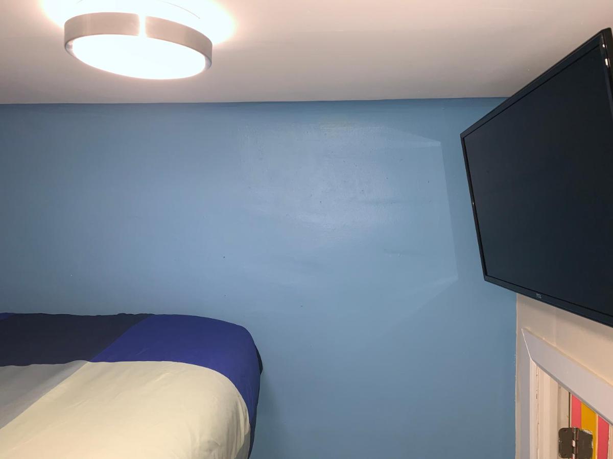 Private Room In A Shared Apartment 15 Minutes To Times Square! New York Bagian luar foto